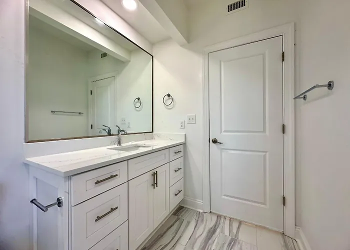 Holiday home Lands End 102
